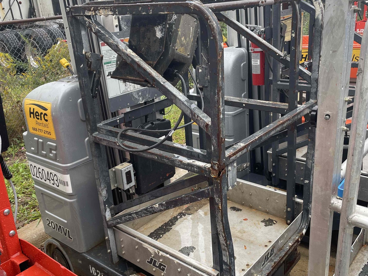 2018 JLG 20MVL