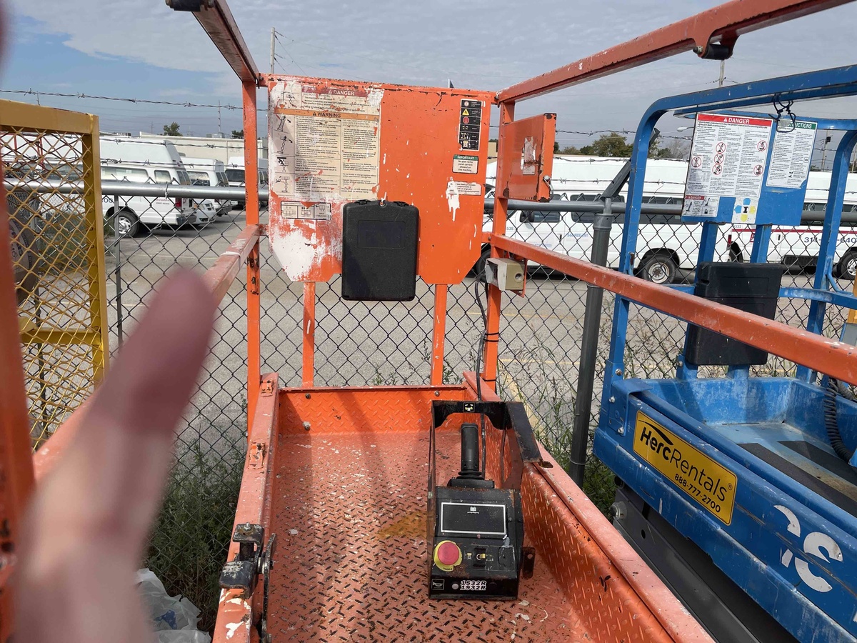 2018 JLG 1932R-3
