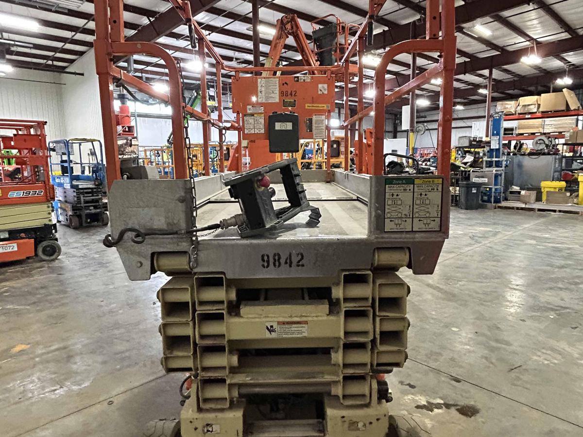 2013 JLG 3246ES