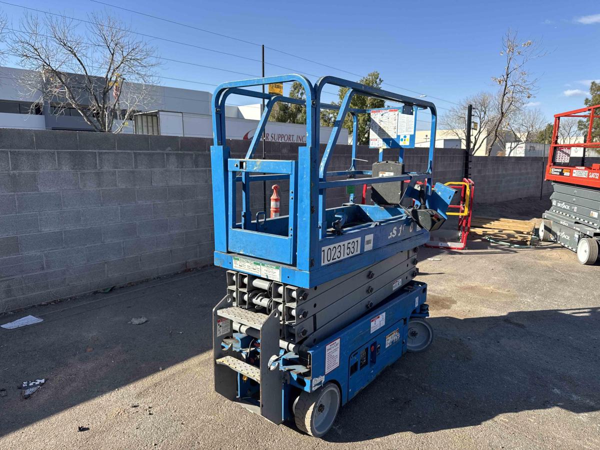 2017 Genie GS-1930