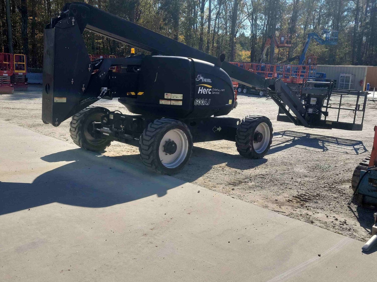 2018 JLG 600AJ-4