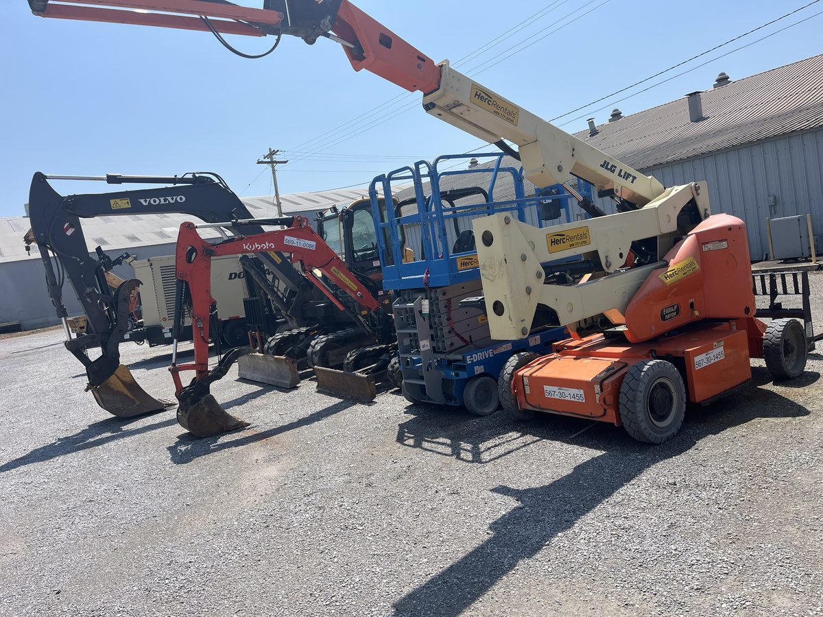 2016 JLG E400AJPN