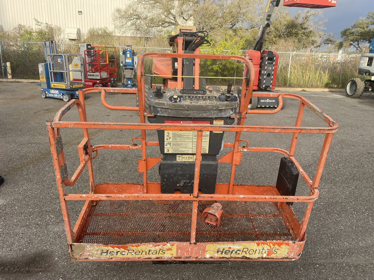 2019 JLG M600JP-6