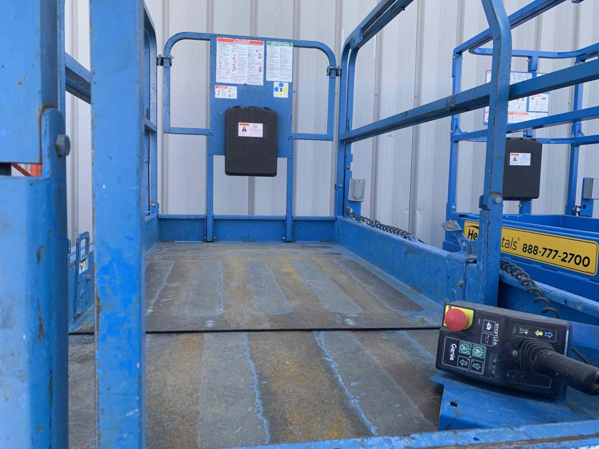 2014 Genie GS-3246
