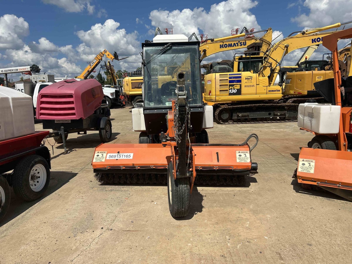 2021 LayMor SM300-1