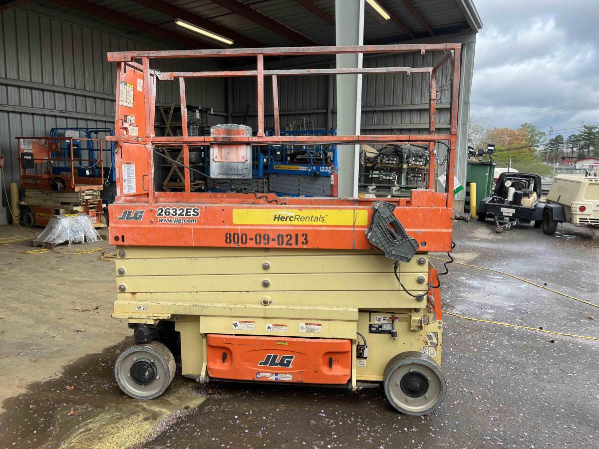 2016 JLG 2632ES