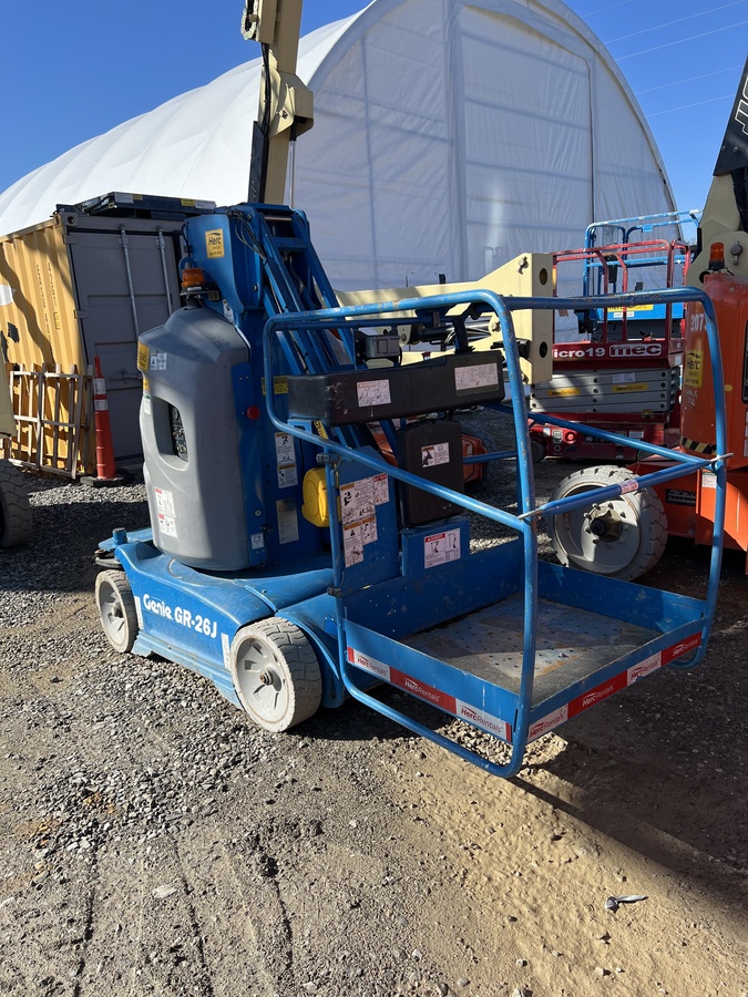 2016 Genie GR26J
