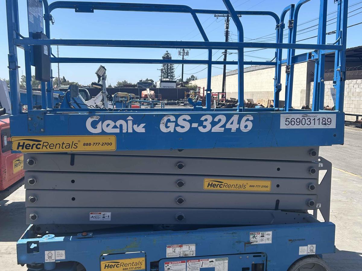 2018 Genie GS-3246-4