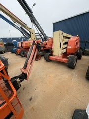2017 JLG 450AJ-4