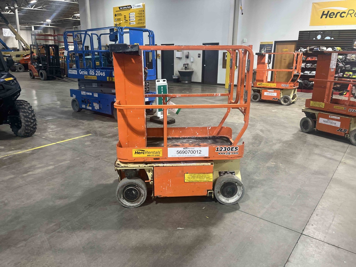 2015 JLG 1230ES-3