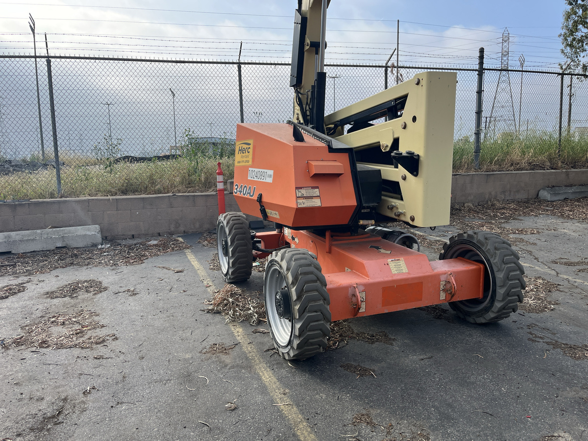 2018 JLG 340AJ-2