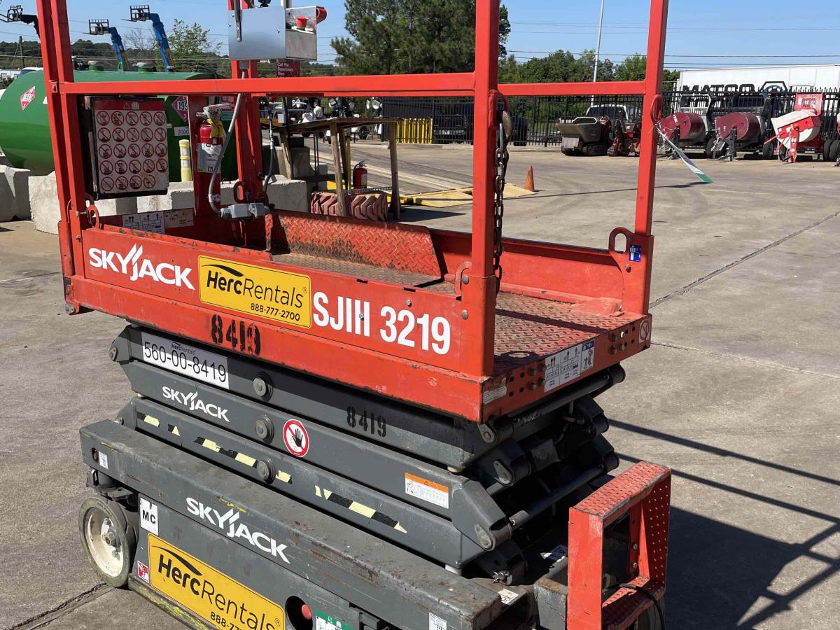 2017 Skyjack SJ3219