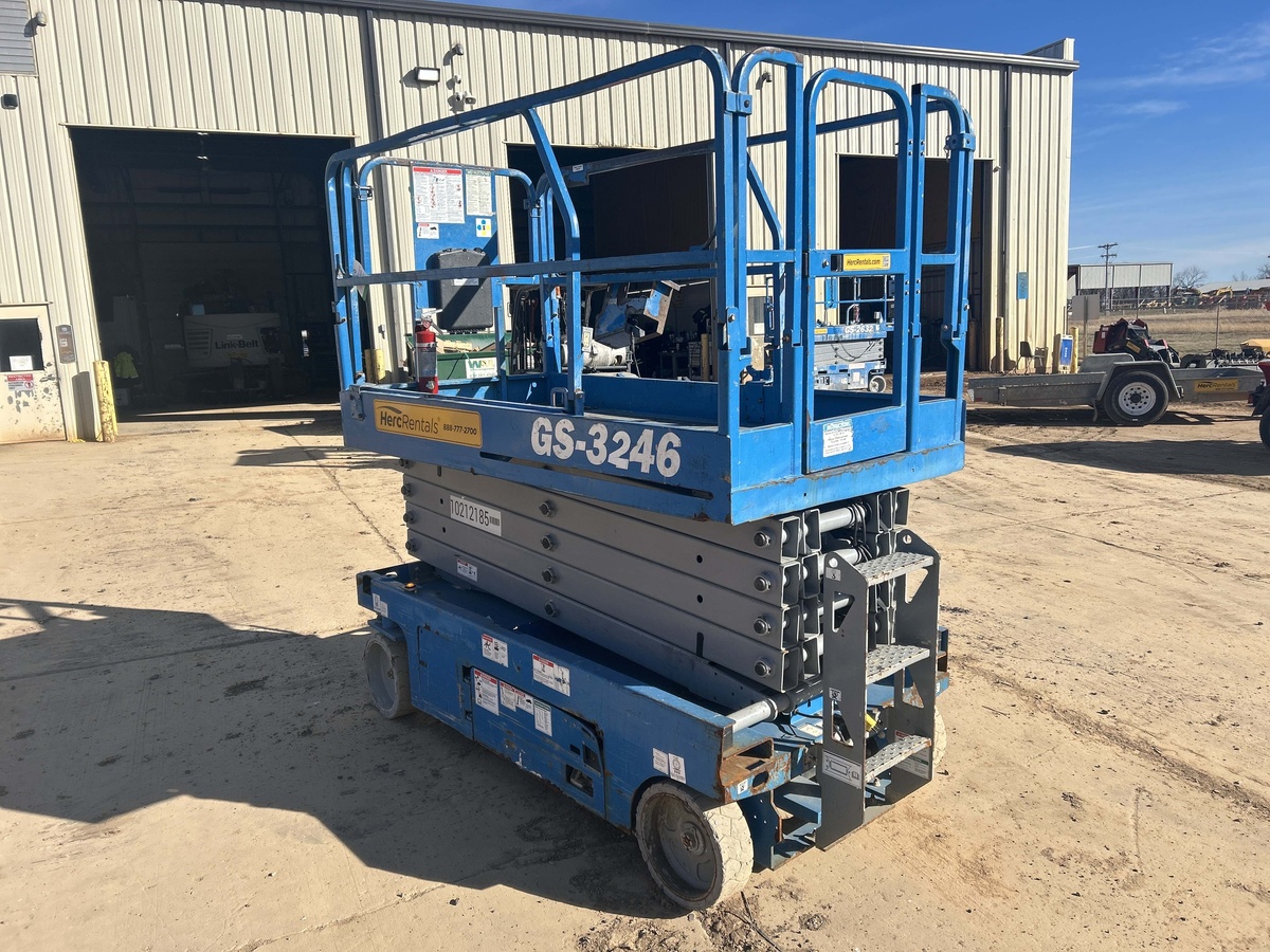 2017 Genie GS-3246-2