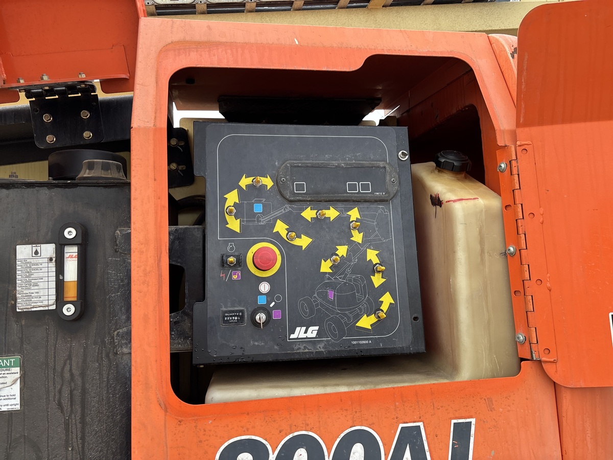 2016 JLG 800AJ-9