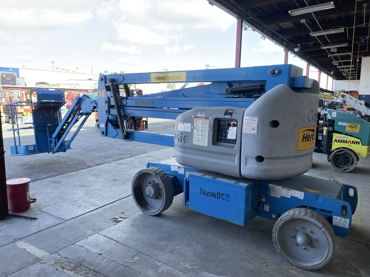 2017 Genie Z-40/23 N