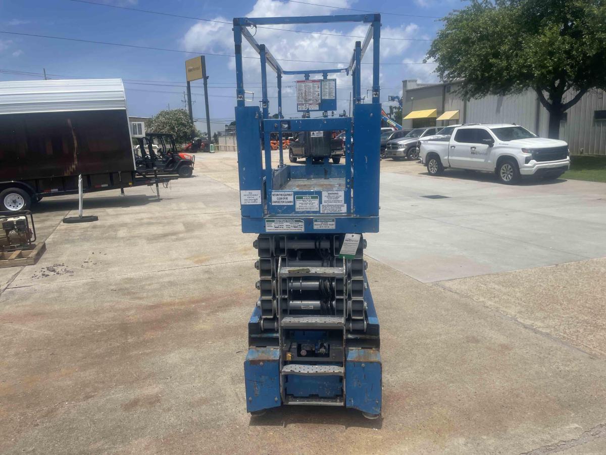 2017 Genie GS-3232
