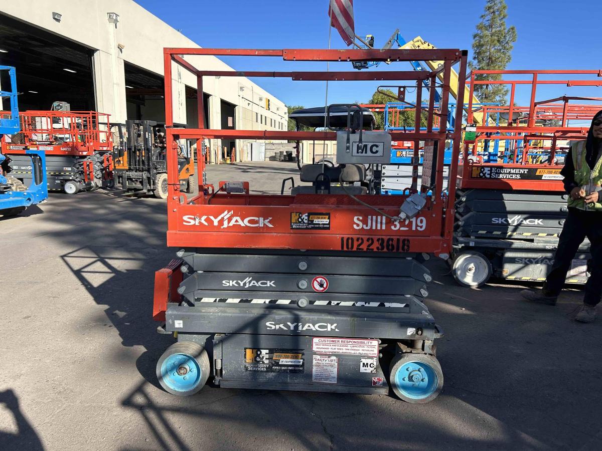2017 Skyjack SJ3219