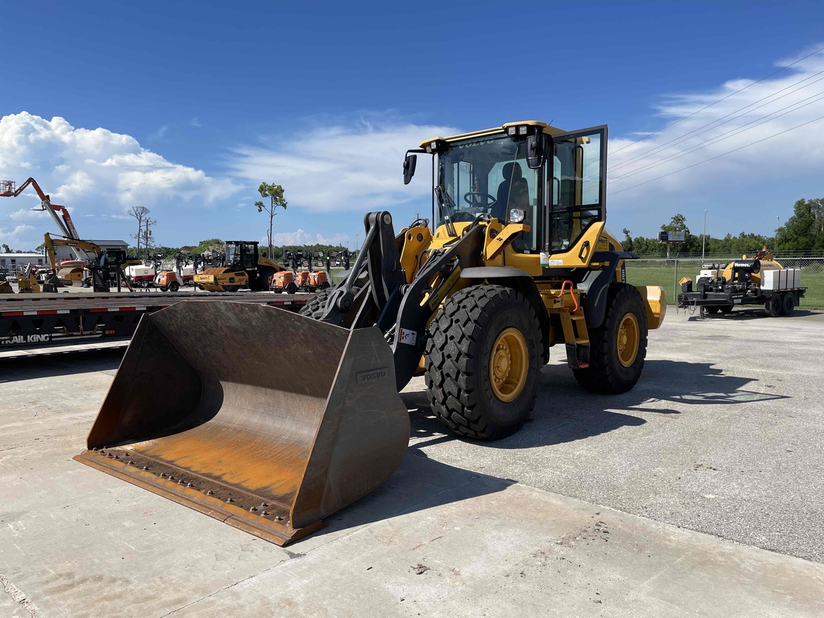 2022 Volvo L70H