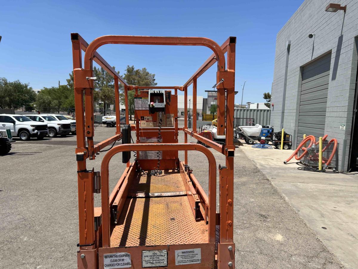 2018 JLG 2632ES-10