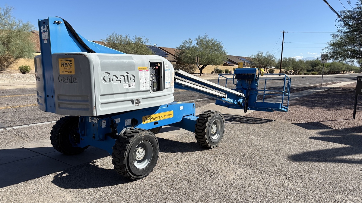 2017 Genie S-40