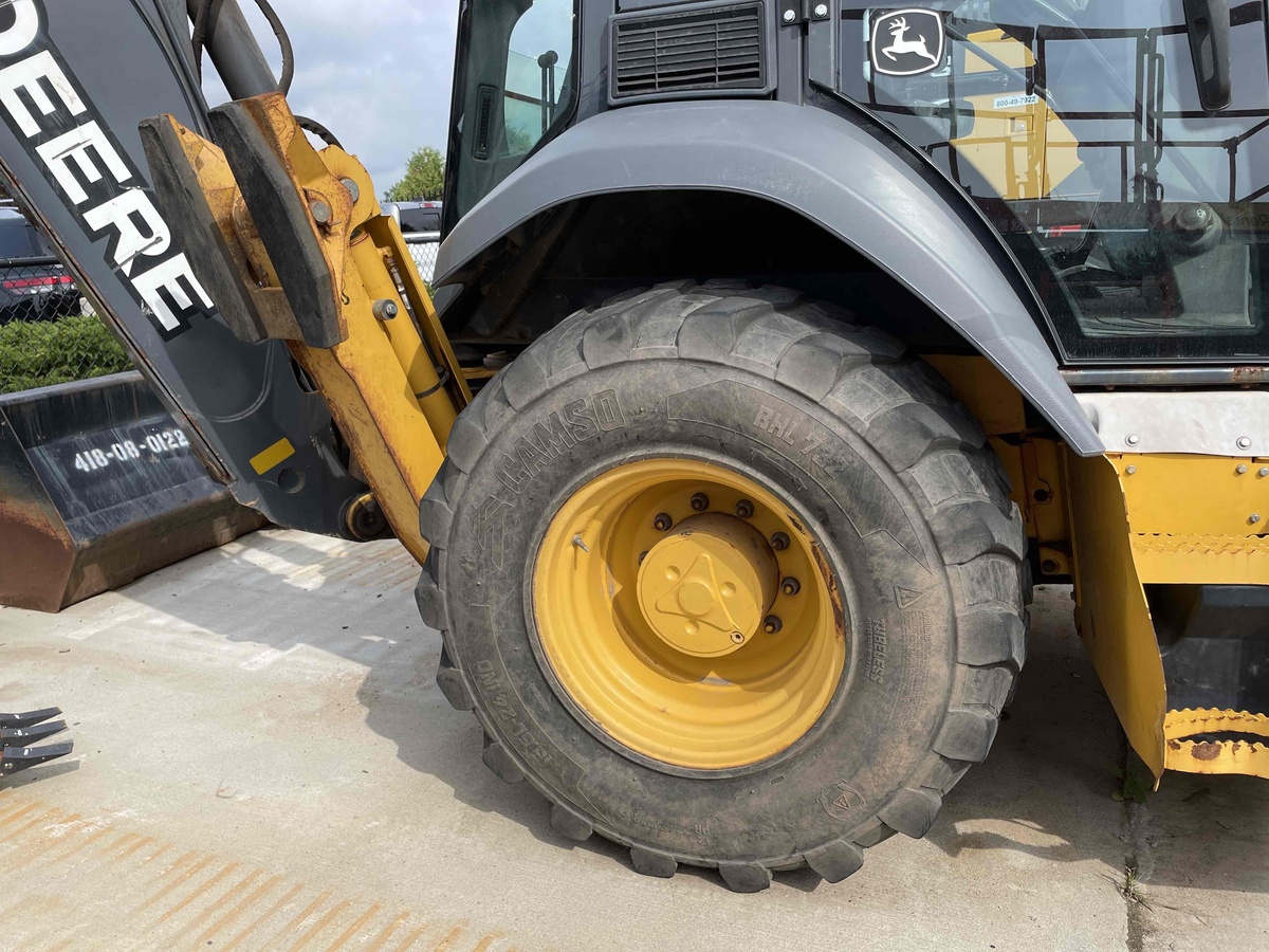 2017 John Deere 310L-6
