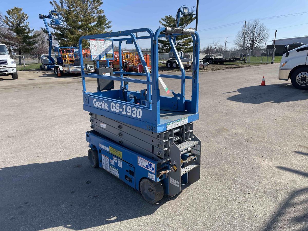 2017 Genie GS-1930