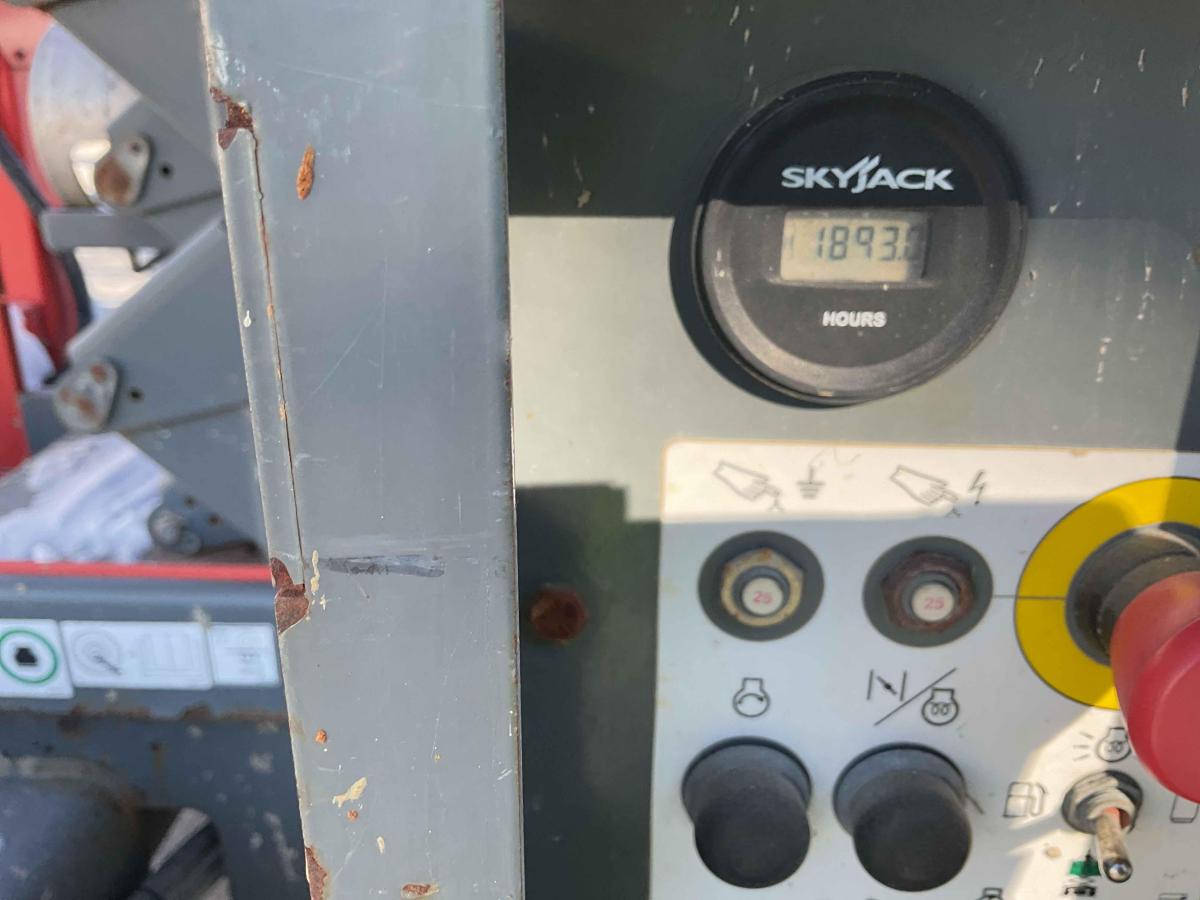 2018 Skyjack SJ-6826RT