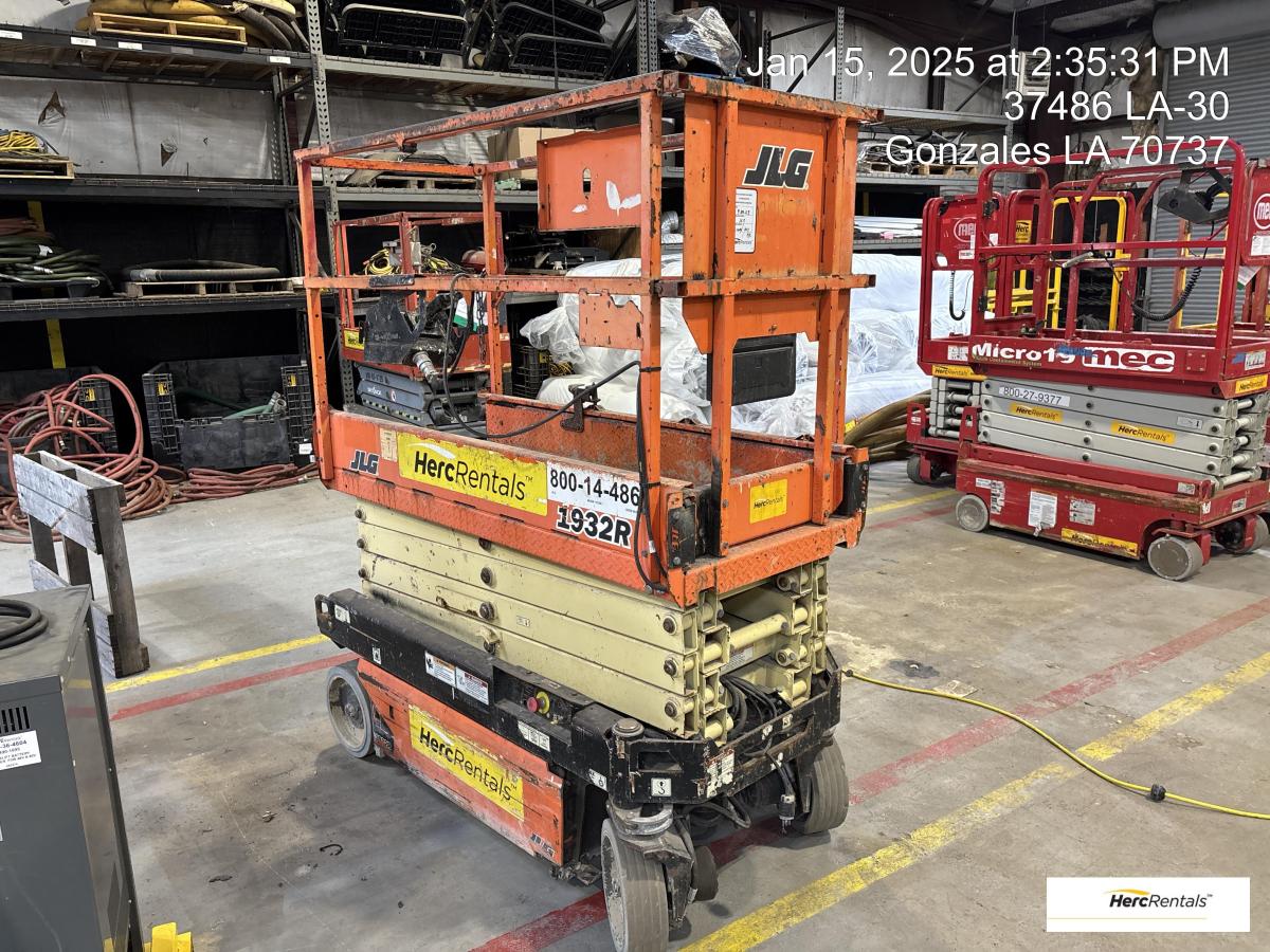 2017 JLG 1932R