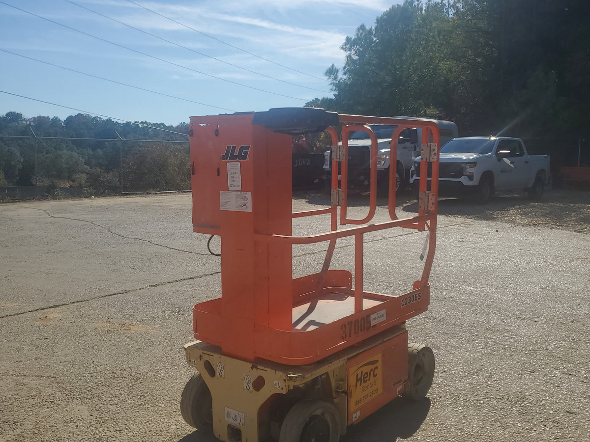 2017 JLG 1230ES-4