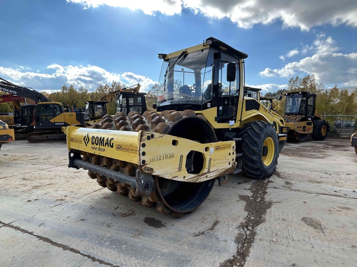 2021 BOMAG BW 211 PDH-5-7