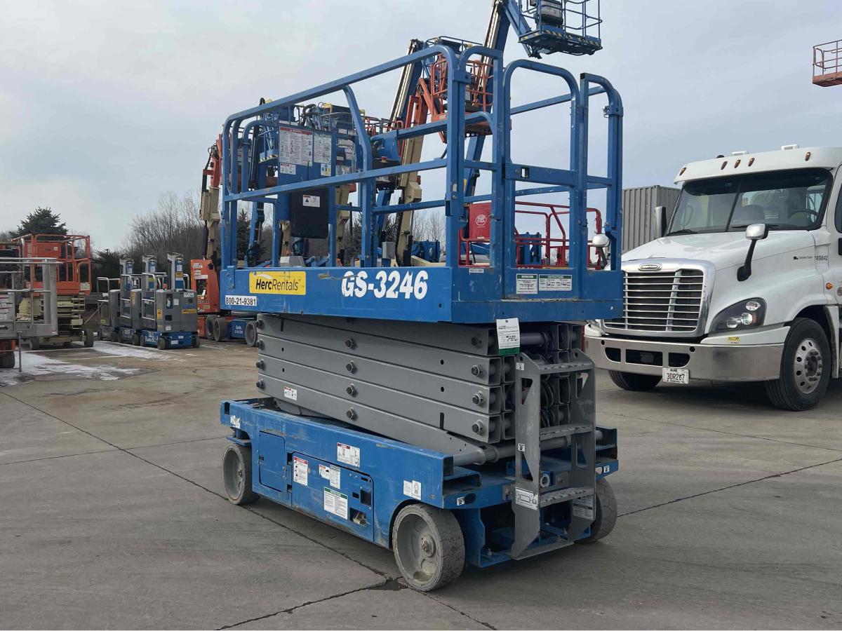 2018 Genie GS-3246