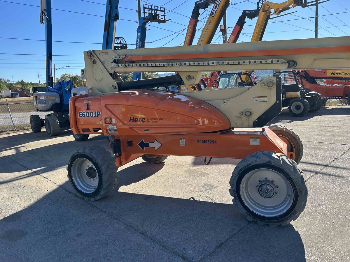 2017 JLG E600J-10