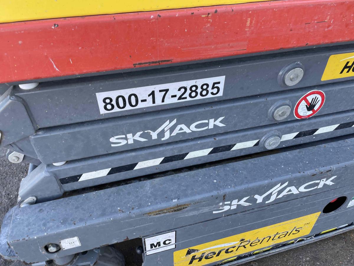 2017 Skyjack SJ3219