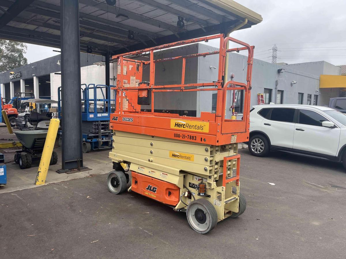 2018 JLG 2632ES-1