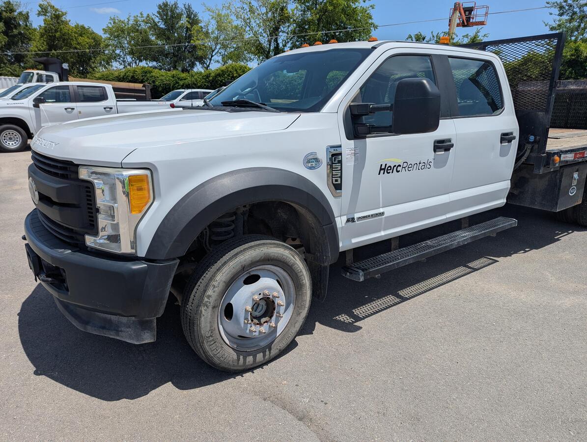 2017 Ford F550-2