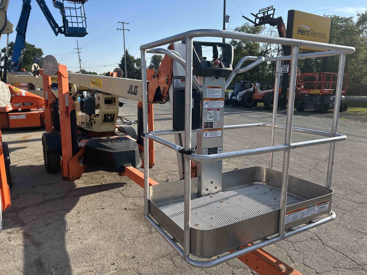 2017 JLG T500J-4