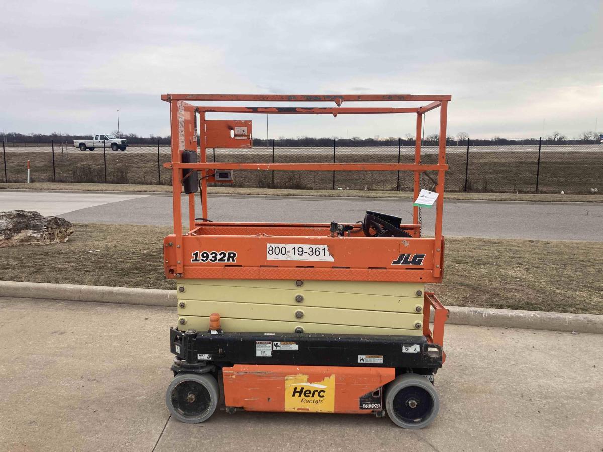 2018 JLG 1932R