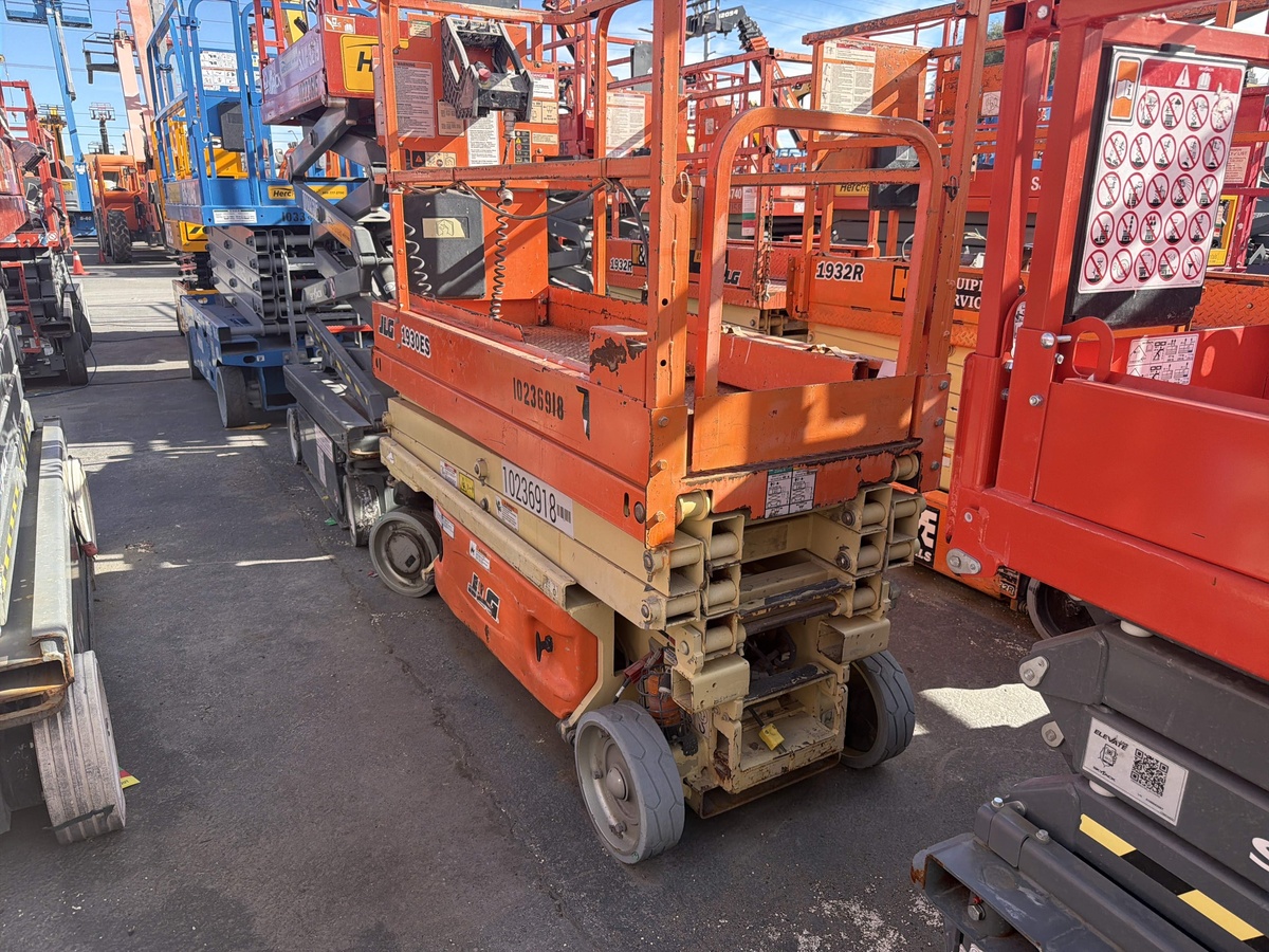2018 JLG 1930ES