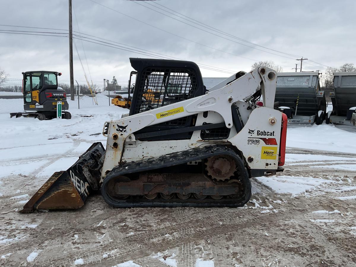 2018 Bobcat T740