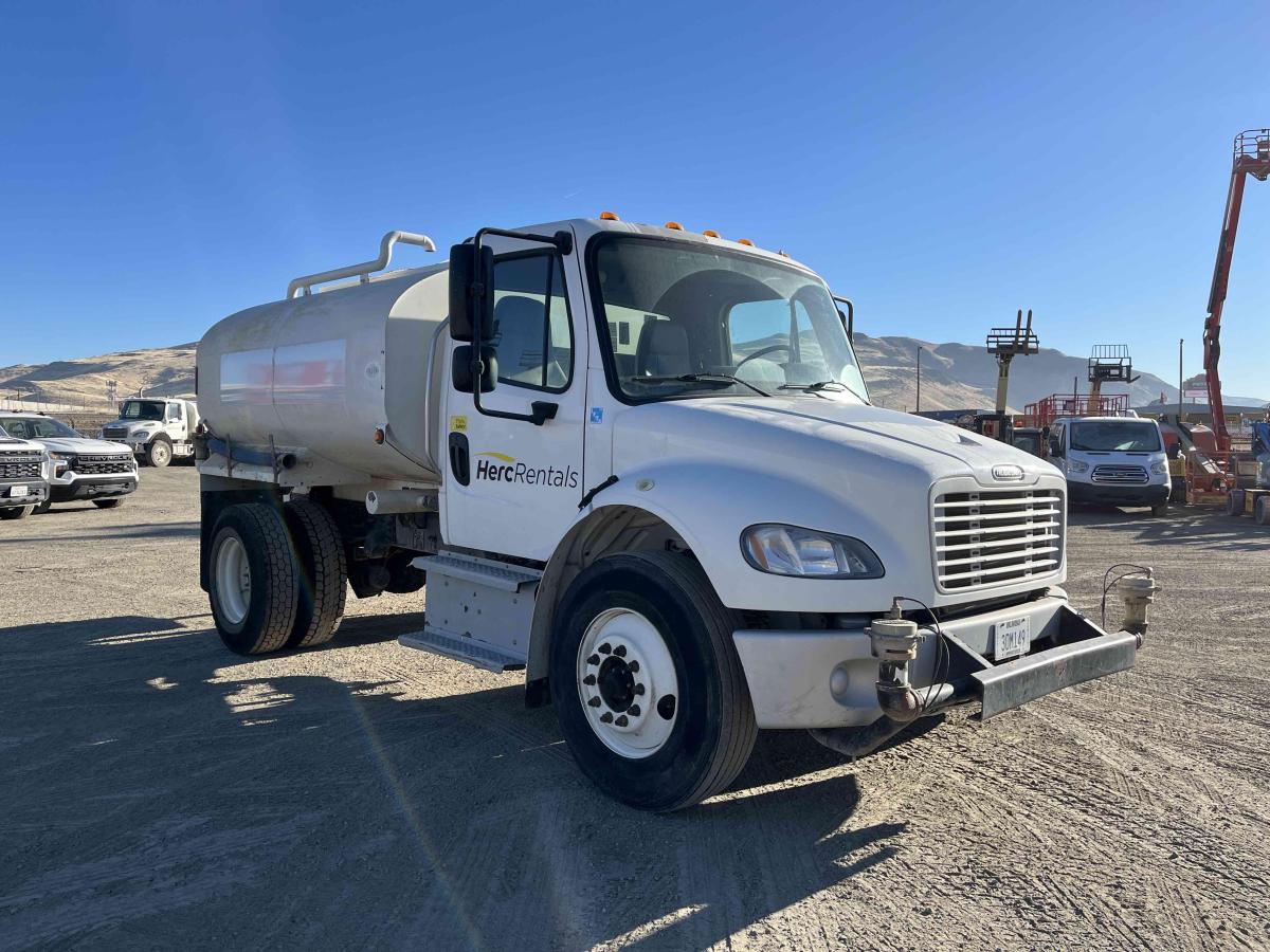 2018 Freightliner M2106