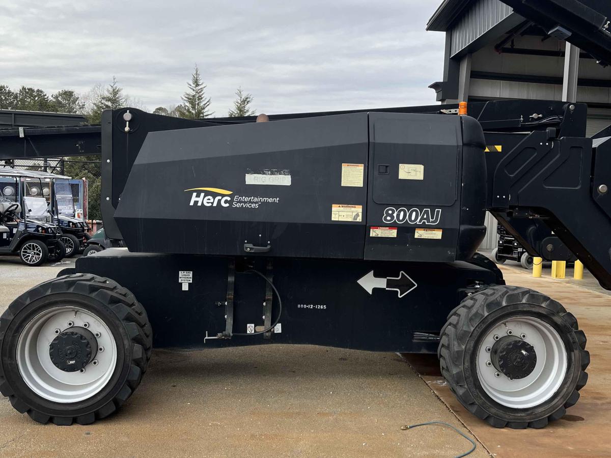 2016 JLG 800AJ