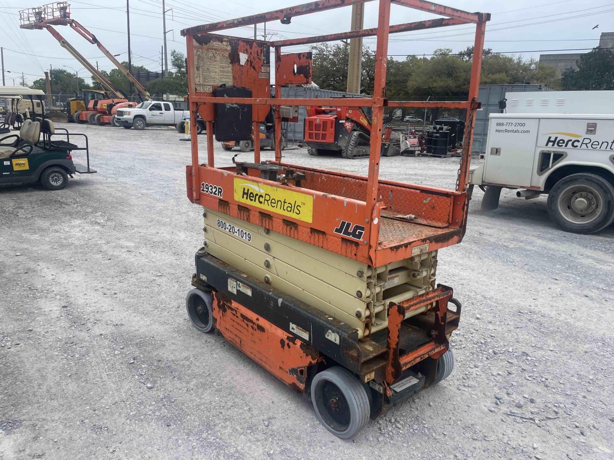 2018 JLG 1932R