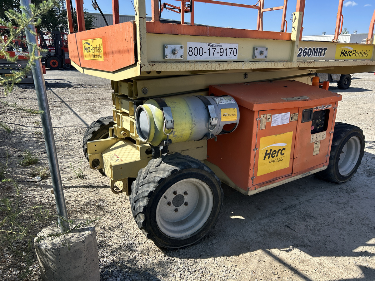 2017 JLG 260MRT-6