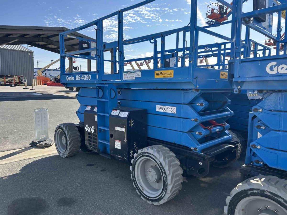 2018 Genie GS-4390 RT