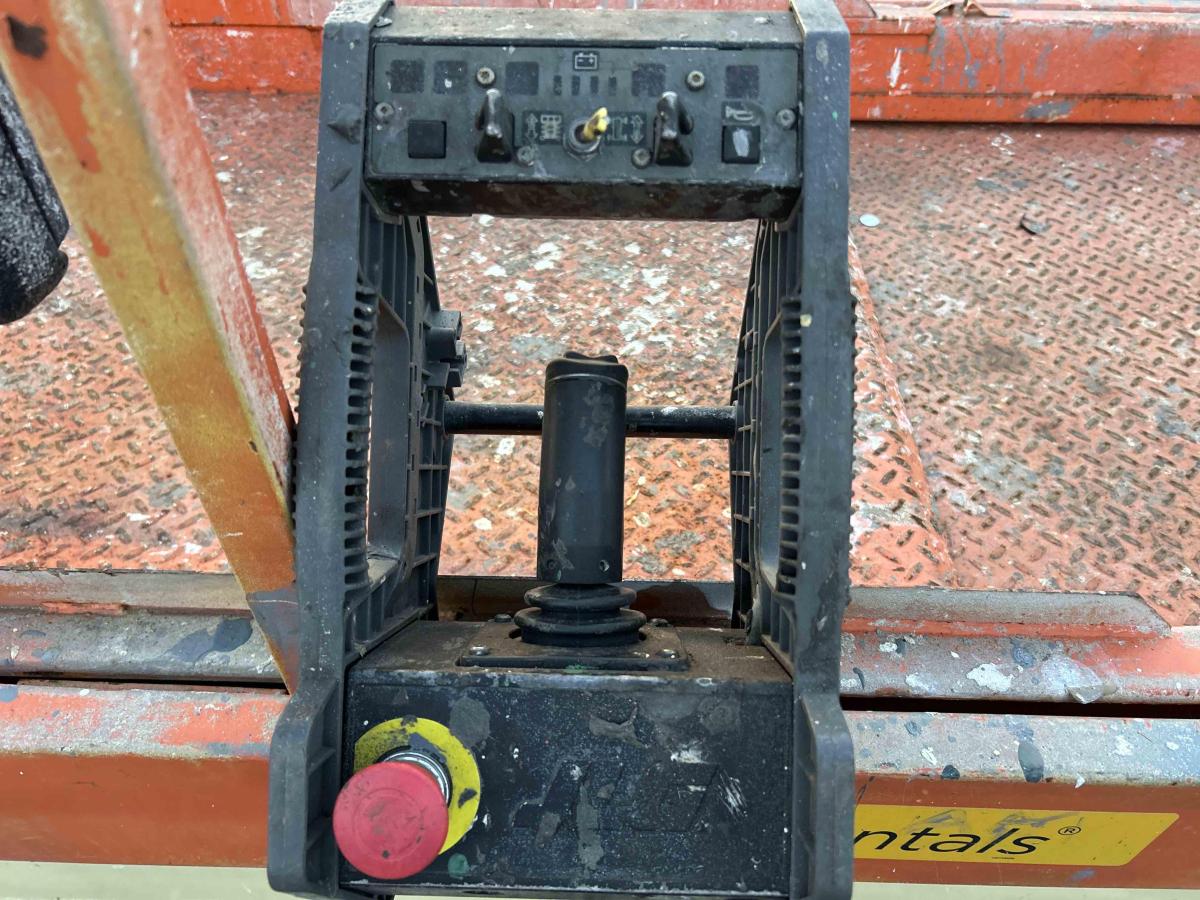 2018 JLG 2646ES