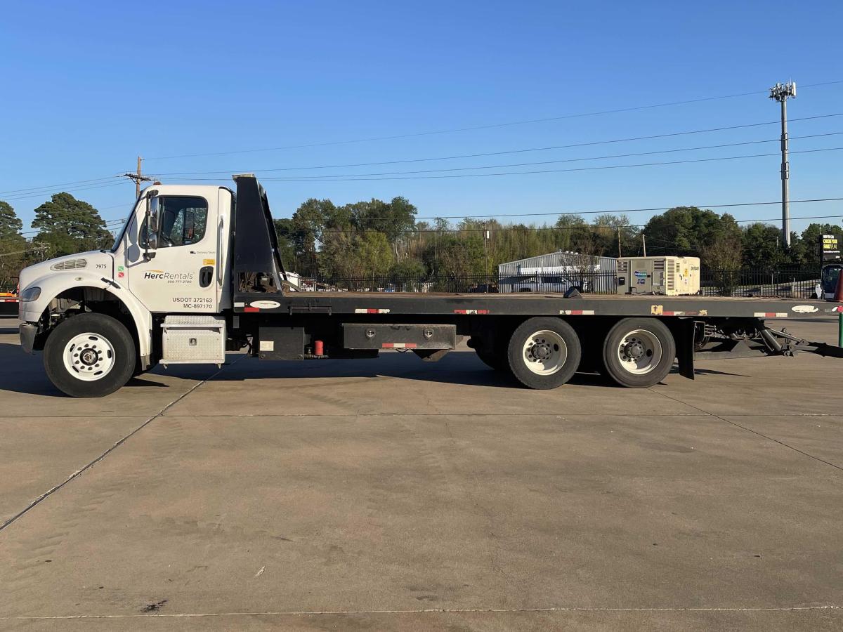 2018 Freightliner M2106