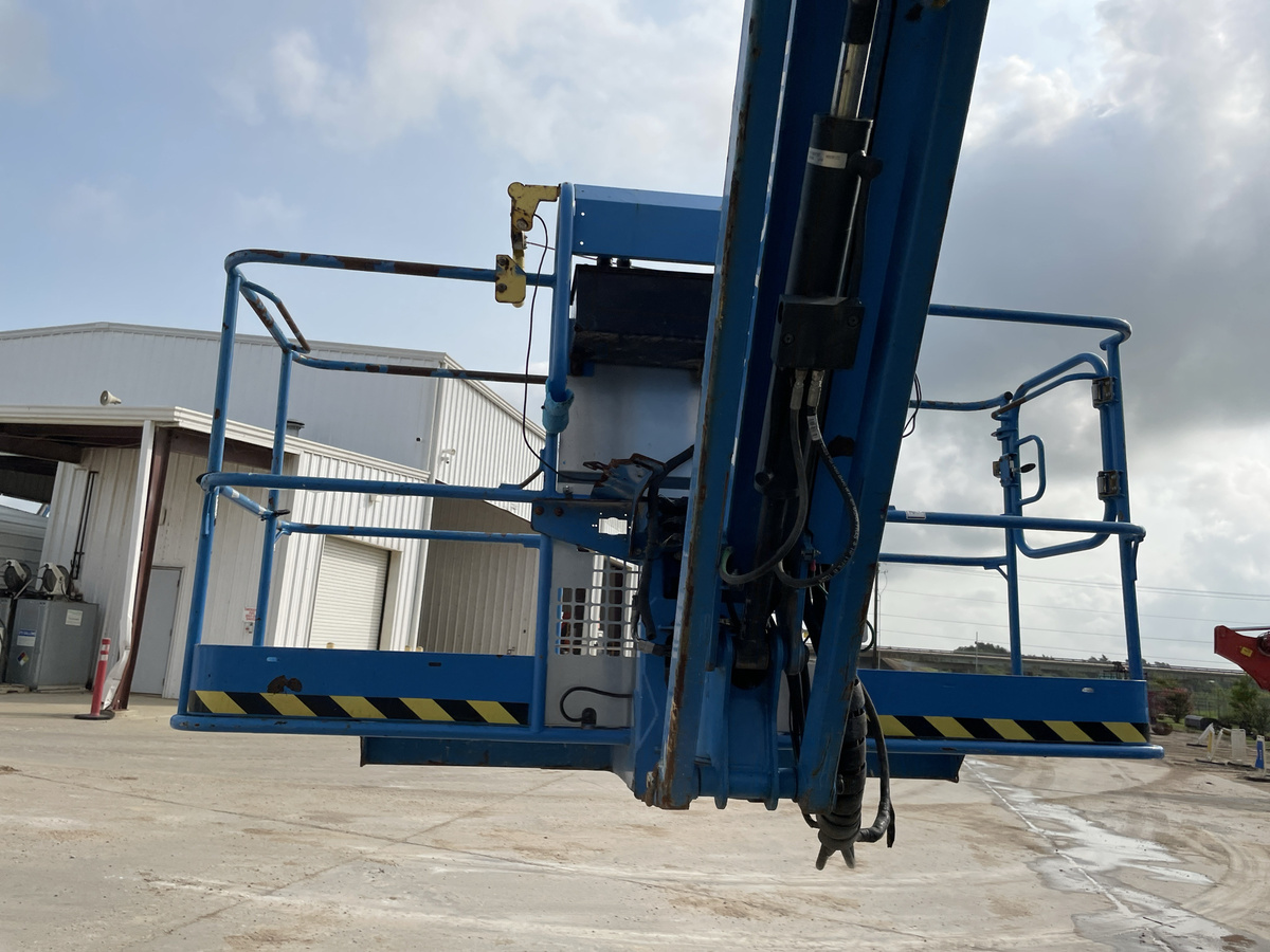 2018 Genie S-85XC-17
