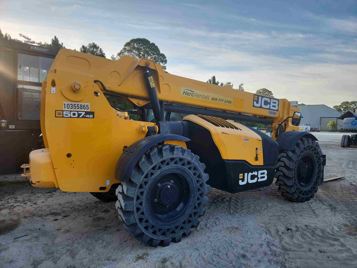 2022 JCB 507-42-3