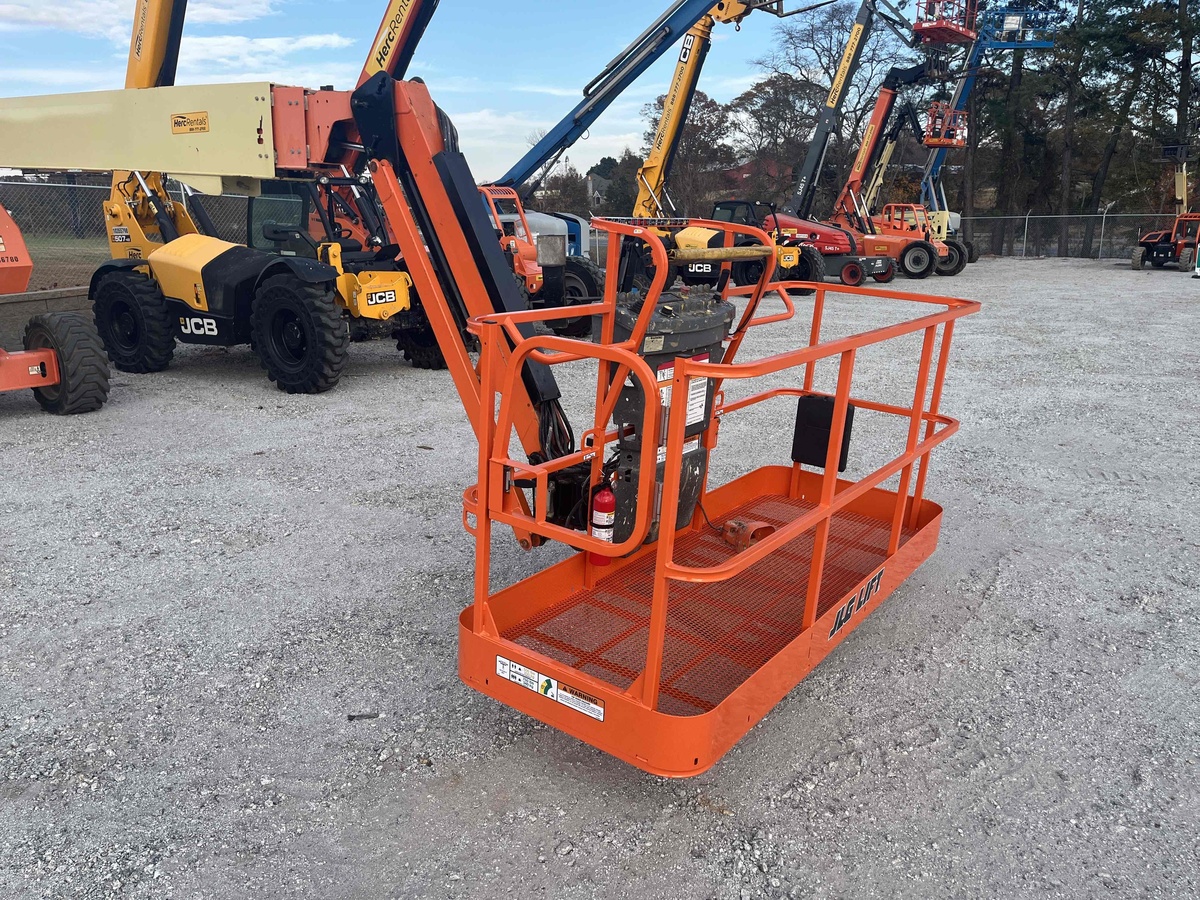 2018 JLG 860SJ-12