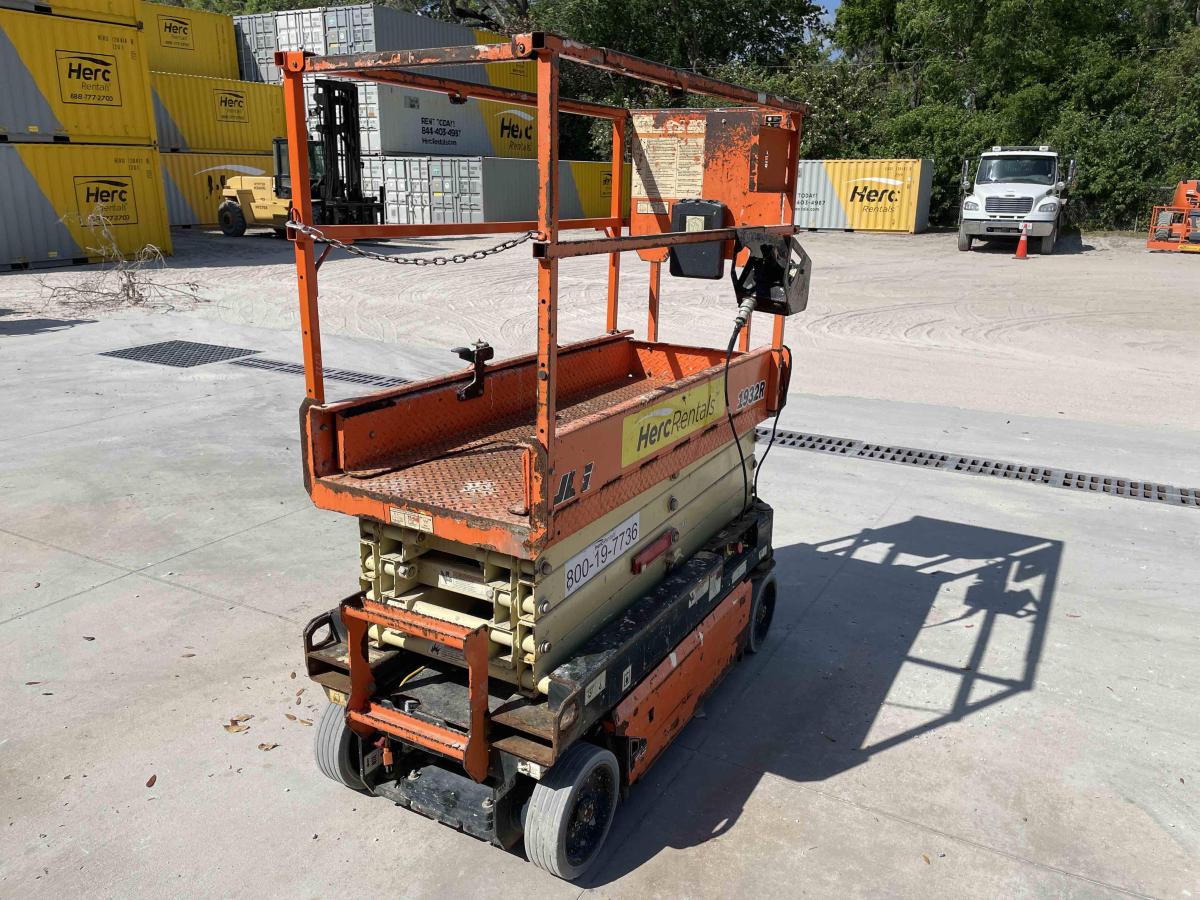2018 JLG 1932R